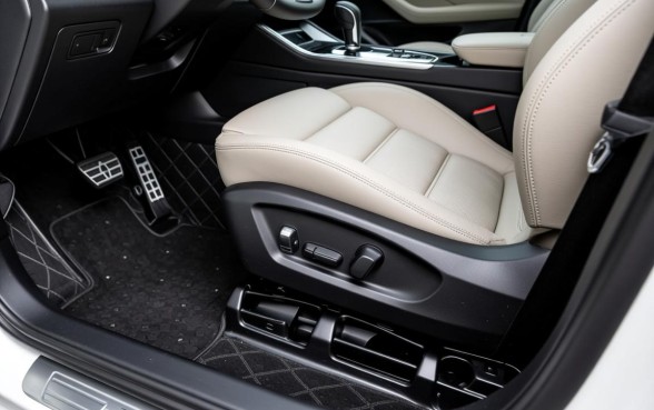 汽车驾驶座椅下面三个塑料口子是干嘛的,主要功能是什么? 汽车驾驶座椅下面三个塑料口子是干嘛的