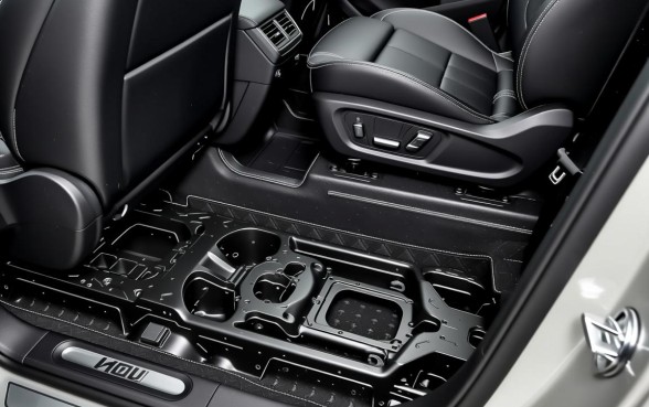 汽车驾驶座椅下面三个塑料口子是干嘛的,主要功能是什么? 汽车驾驶座椅下面三个塑料口子是干嘛的