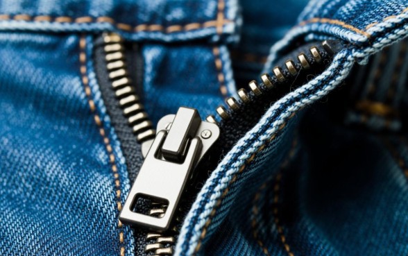 牛仔裤拉链上的口子是实心的吗,拉链头怎么取下来 牛仔裤拉链上的口子是实心的吗