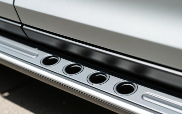 车门下边的三个小口子是什么部位