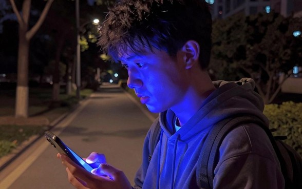 借钱不用征信和信用分QQ号黑户，理出五个逾期太多能下款平台