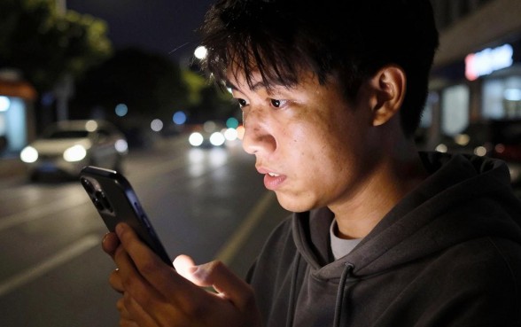 哪个平台借钱容易通过不看征信本人网贷负债多，归纳5个网贷容易下款18岁的口子